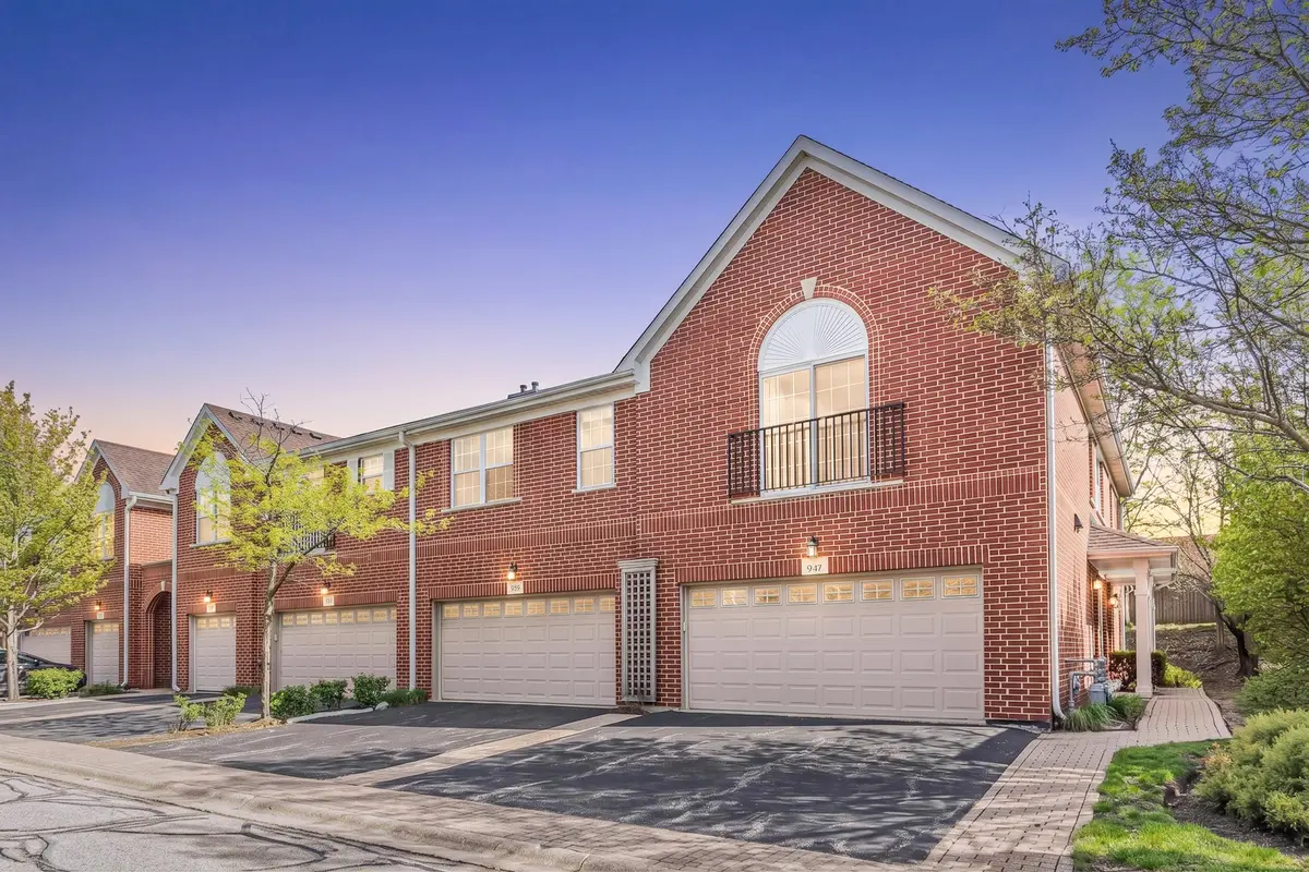 947 Kensington DR #7-E3, Northbrook, IL 60062
