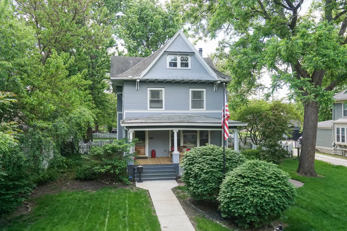 903 E Jefferson ST, Bloomington, IL 61701