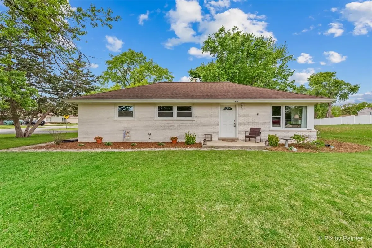 902 W Stonemill AVE, Addison, IL 60101