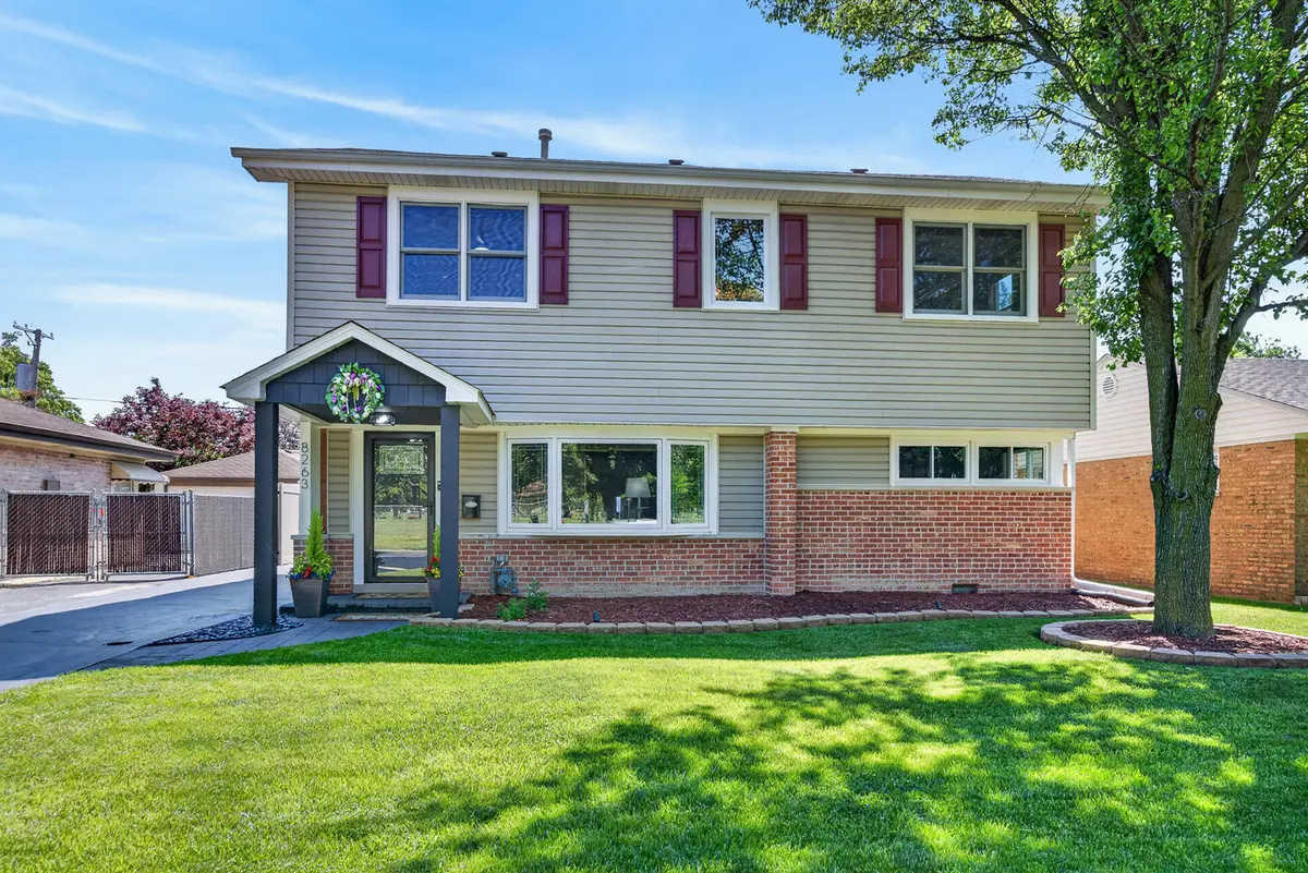 8263 N Washington ST, Niles, IL 60714