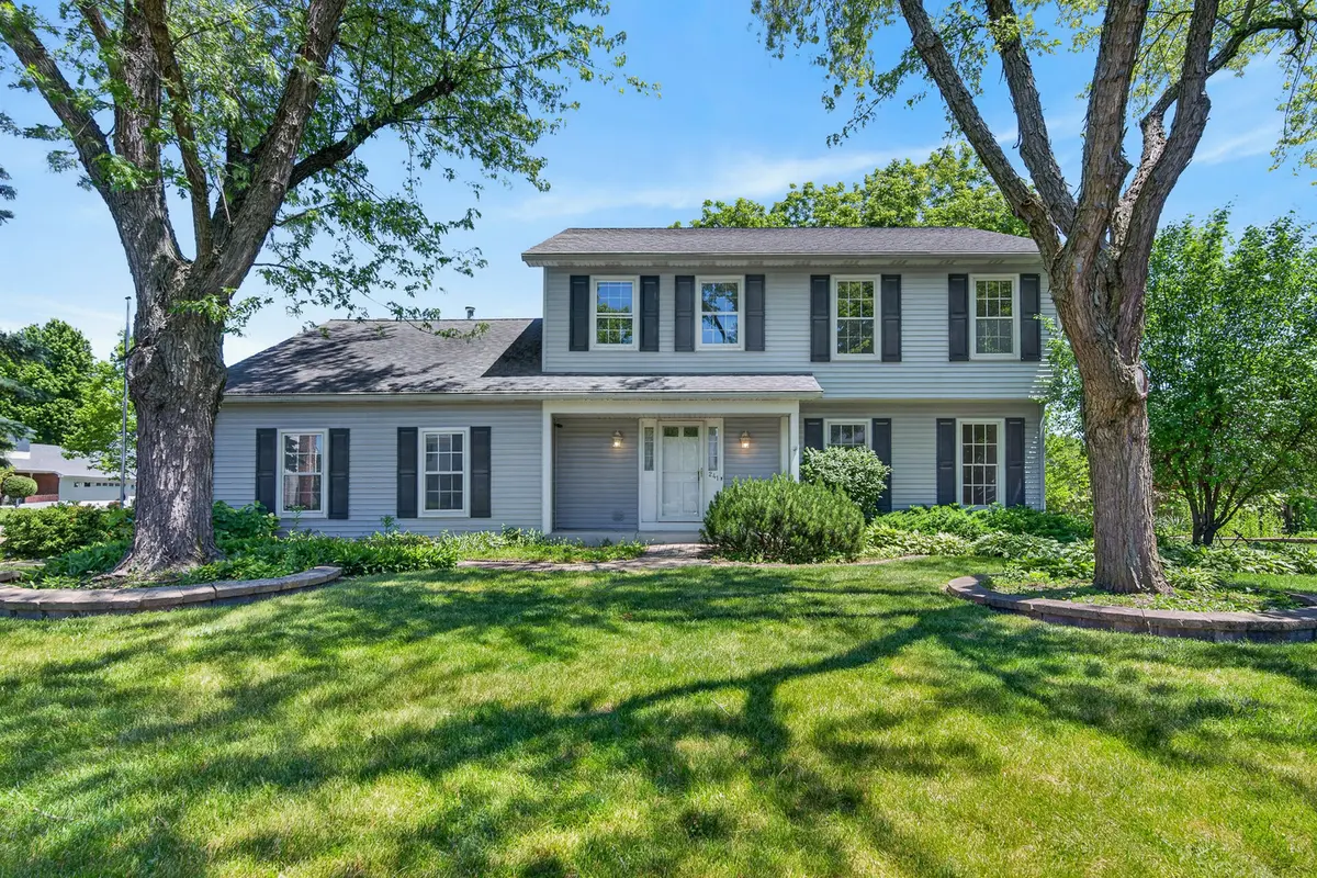241 Wakefield LN, Geneva, IL 60134
