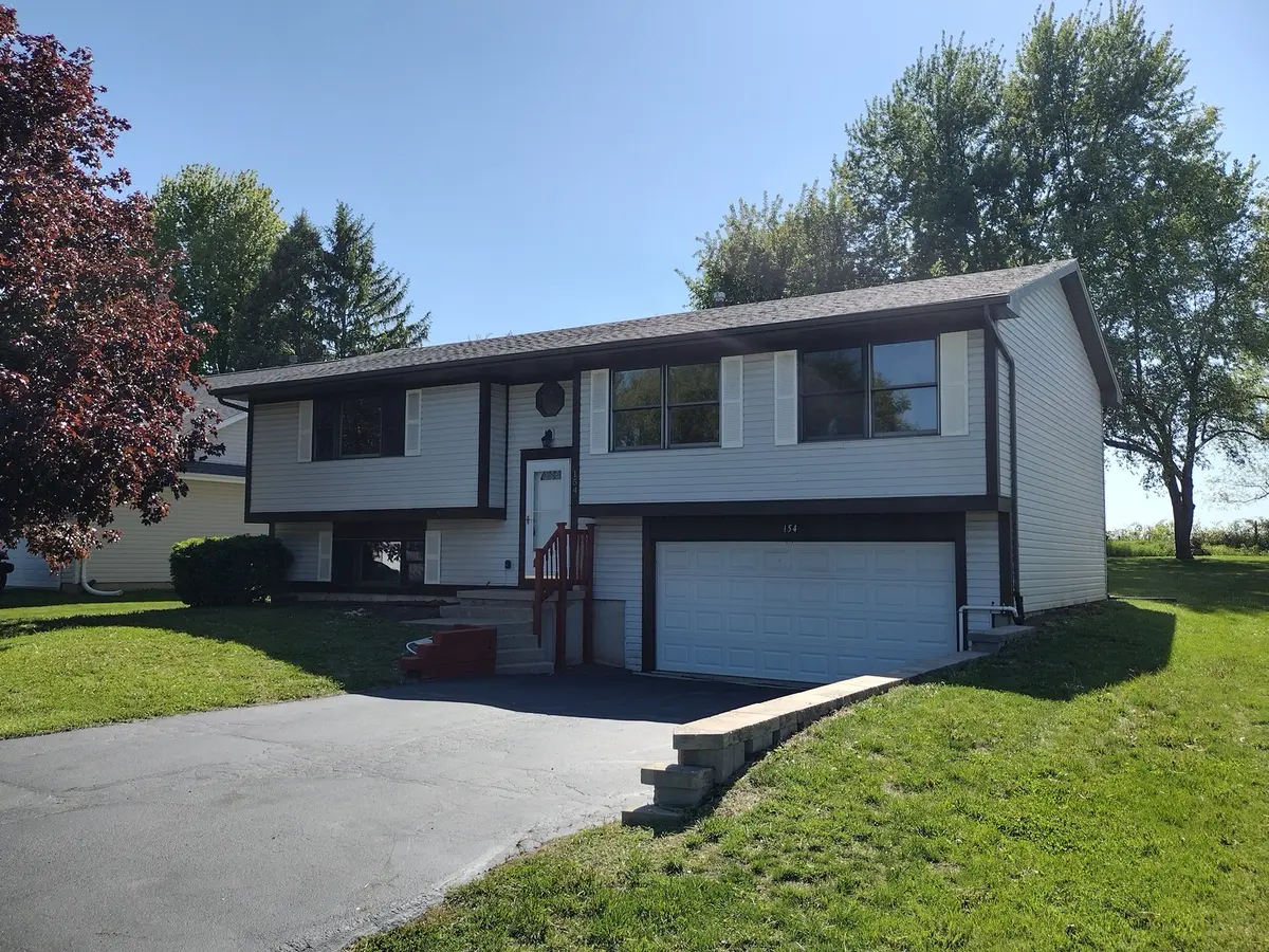 154 Columbia ST NW, Poplar Grove, IL 61065