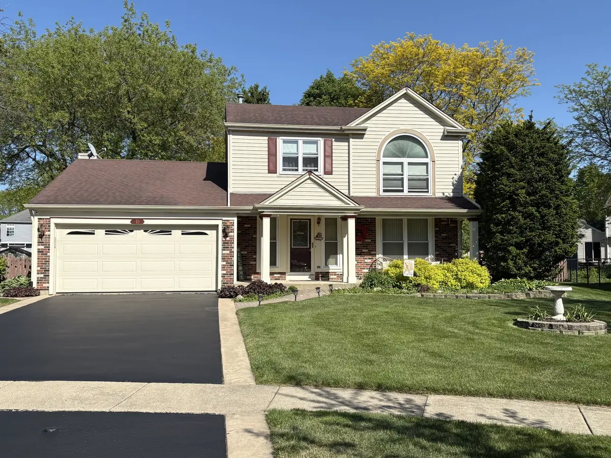 16 Rosewood CT, Cary, IL 60013