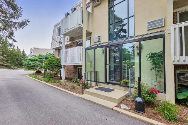 211 E Liberty ST #4, Wauconda, IL 60084