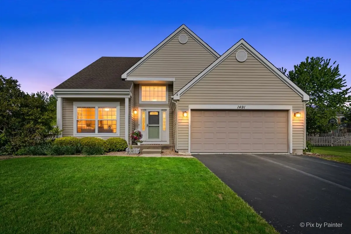 1491 Woodscreek CIR, Crystal Lake, IL 60014