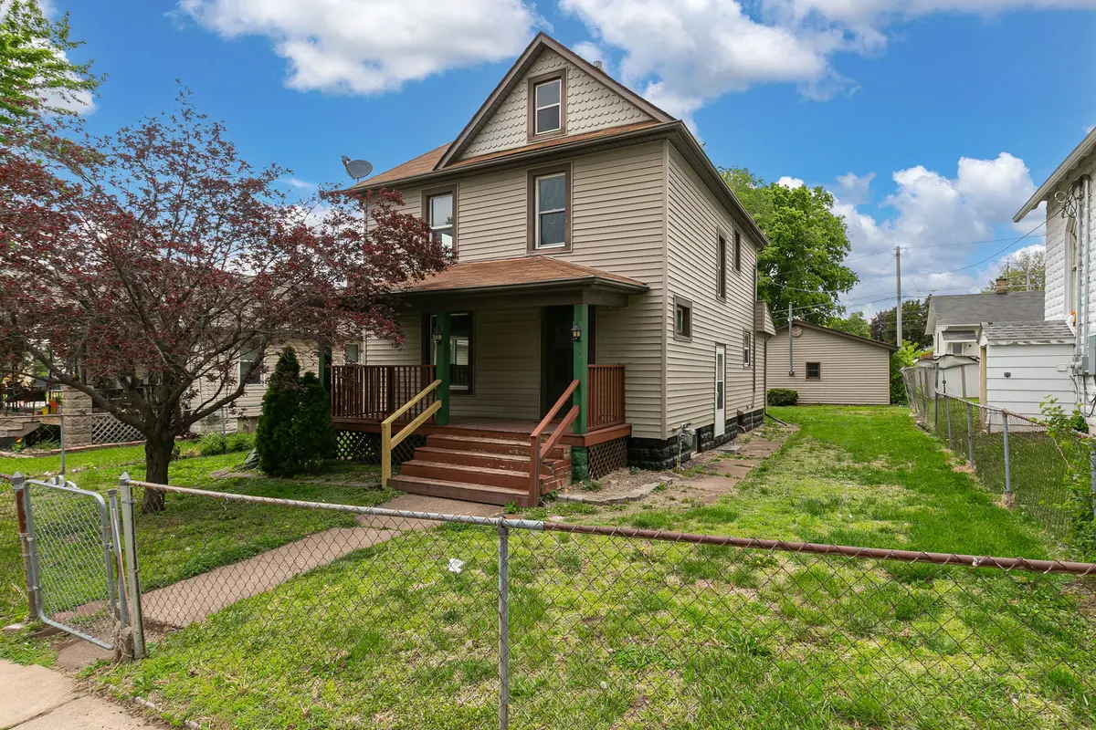 1915 3X AVE, East Moline, IL 61244