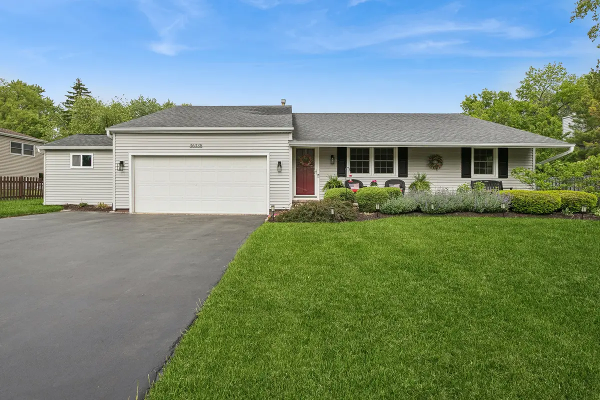 36338 N Douglas TER, Gurnee, IL 60031