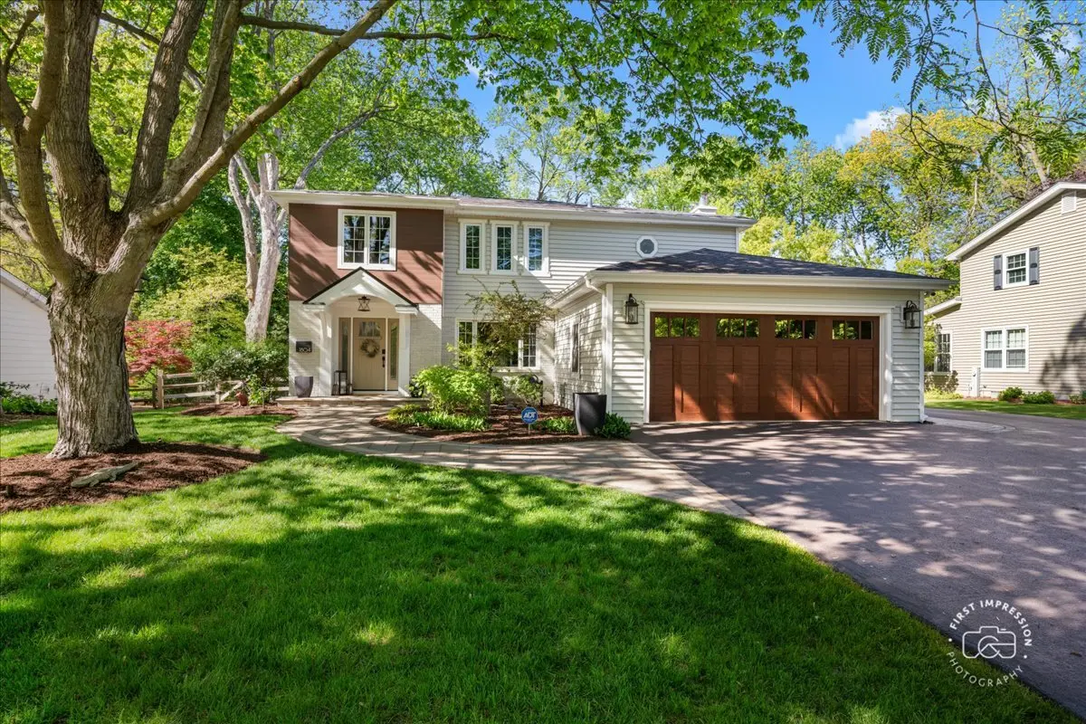 1804 Allen LN, St. Charles, IL 60174