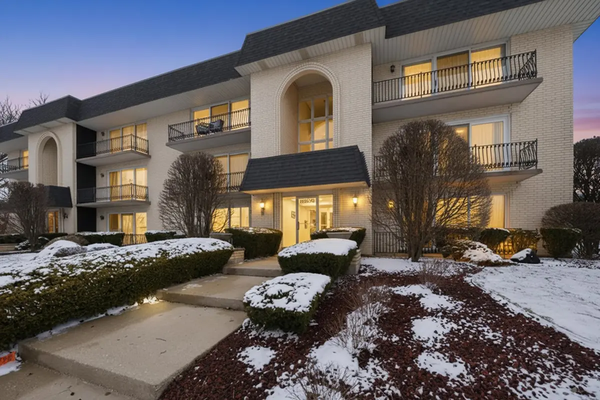 15263 Catalina DR #2, Orland Park, IL 60462