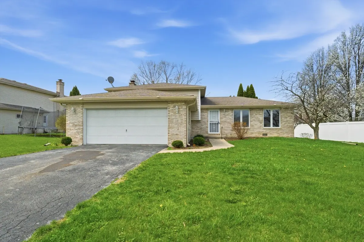 10 Joyce CT, Crete, IL 60417
