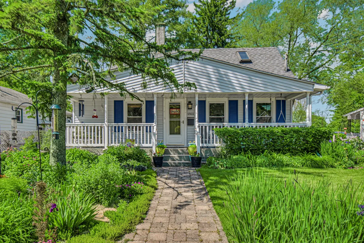 1322 Olive RD, Homewood, IL 60430