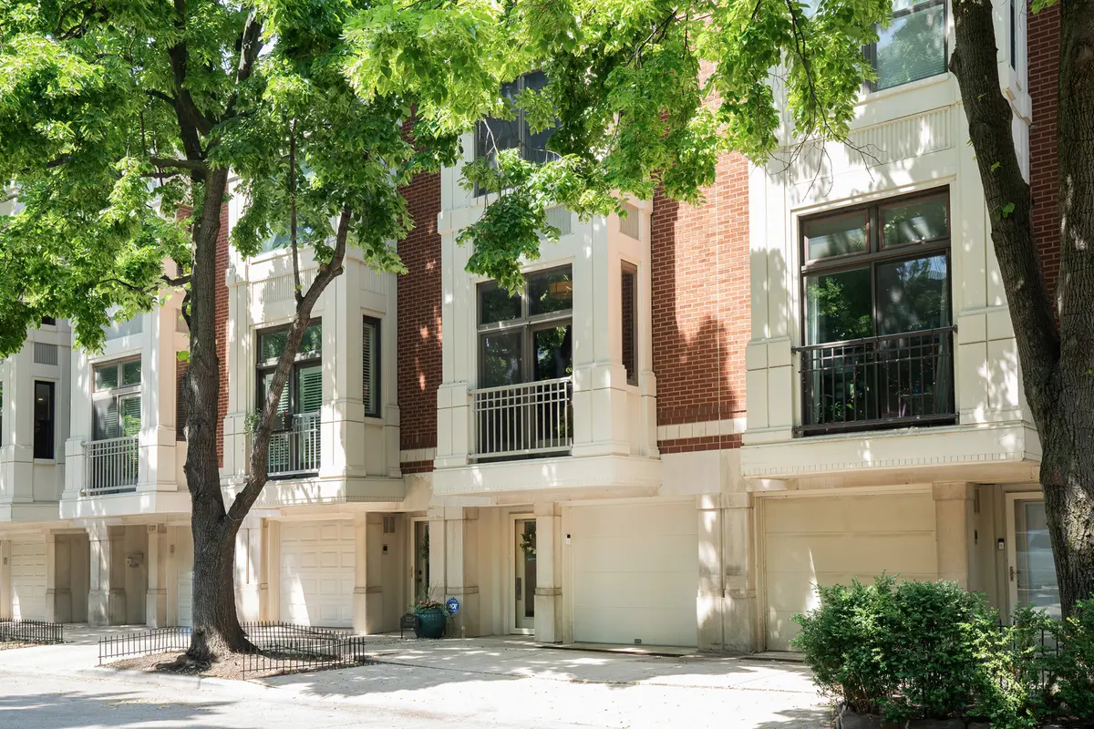 1721 N Bissell ST, Chicago, IL 60614