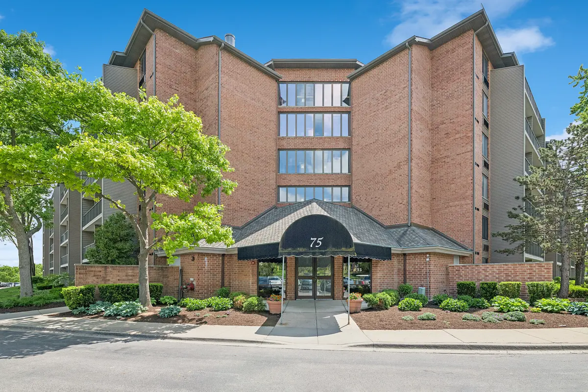 75 Kristin CIR #512, Schaumburg, IL 60195