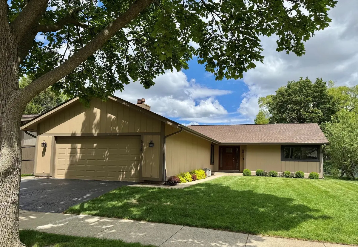 626 Bryce TRL, Roselle, IL 60172