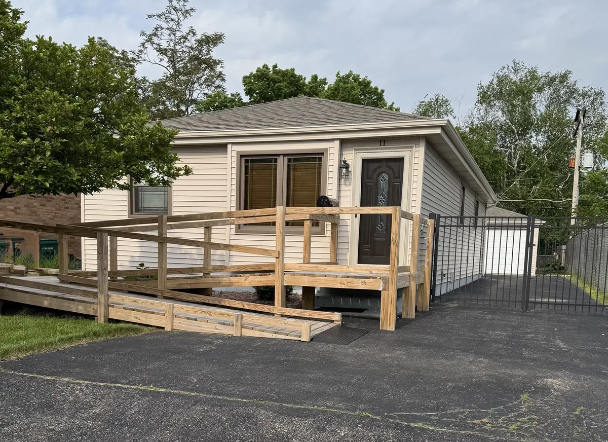 11 Wheeler AVE, Joliet, IL 60436