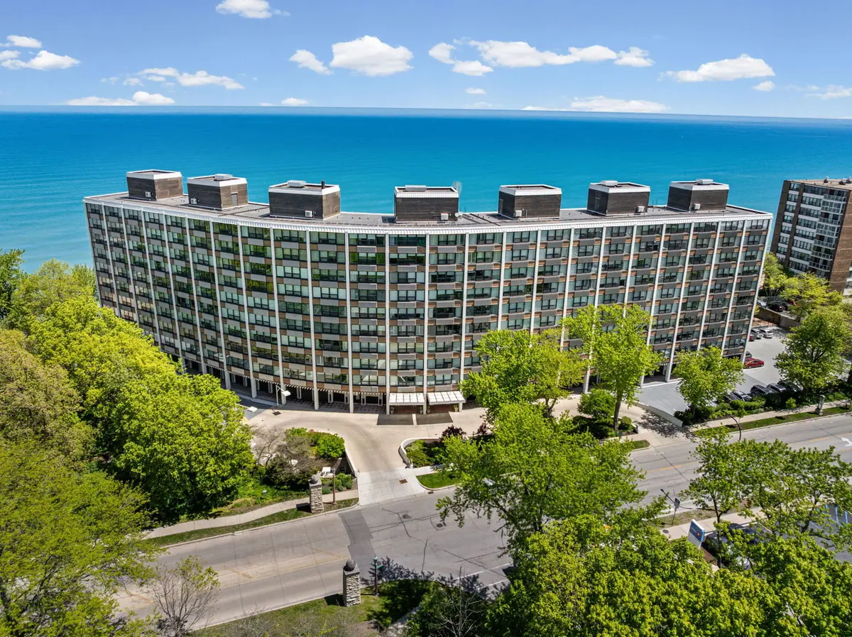 1630 Sheridan RD #10A, Wilmette, IL 60091