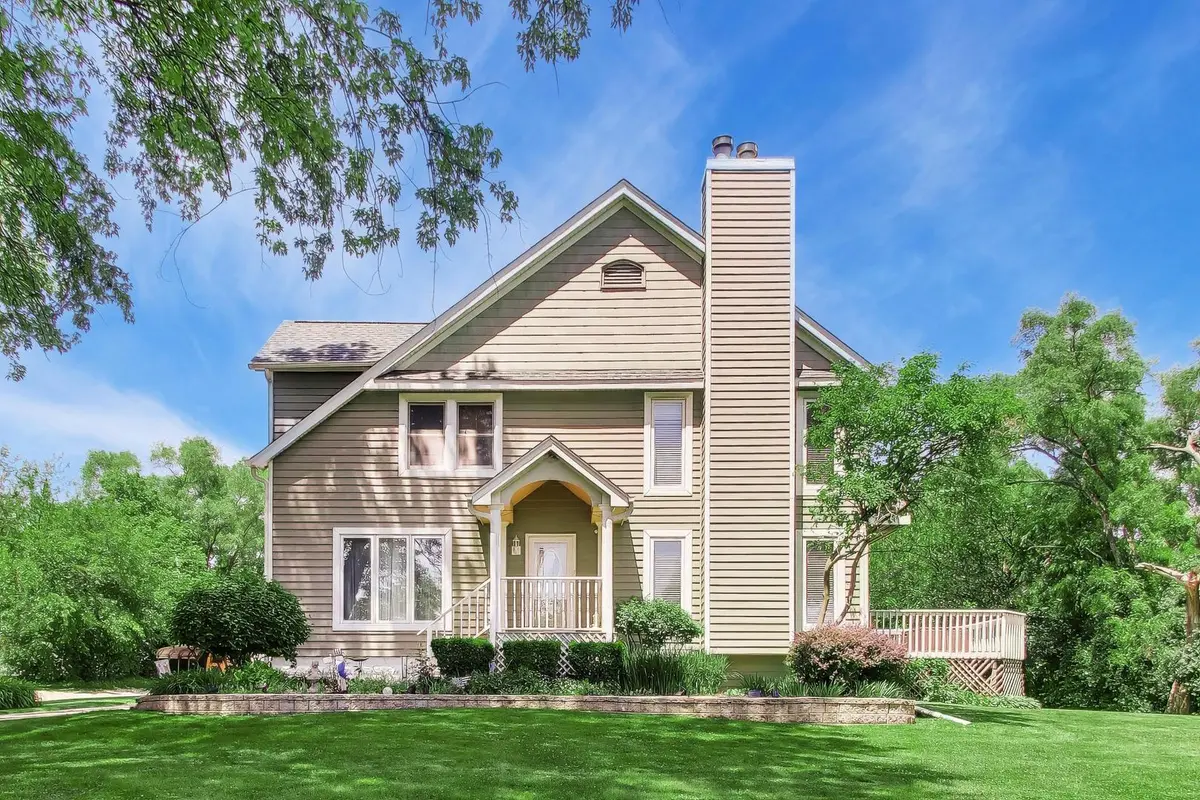 24W066 St Charles RD, Wheaton, IL 60187