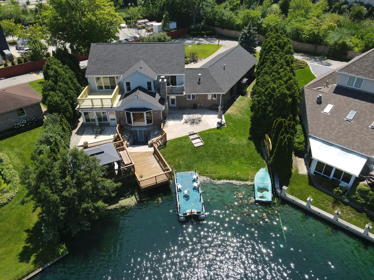 9682 Reding CIR, Des Plaines, IL 60016