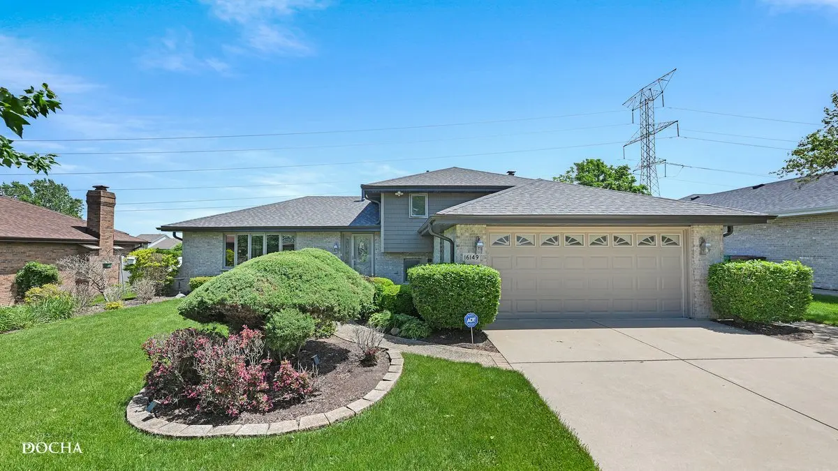 16149 Eagle Ridge DR, Tinley Park, IL 60477