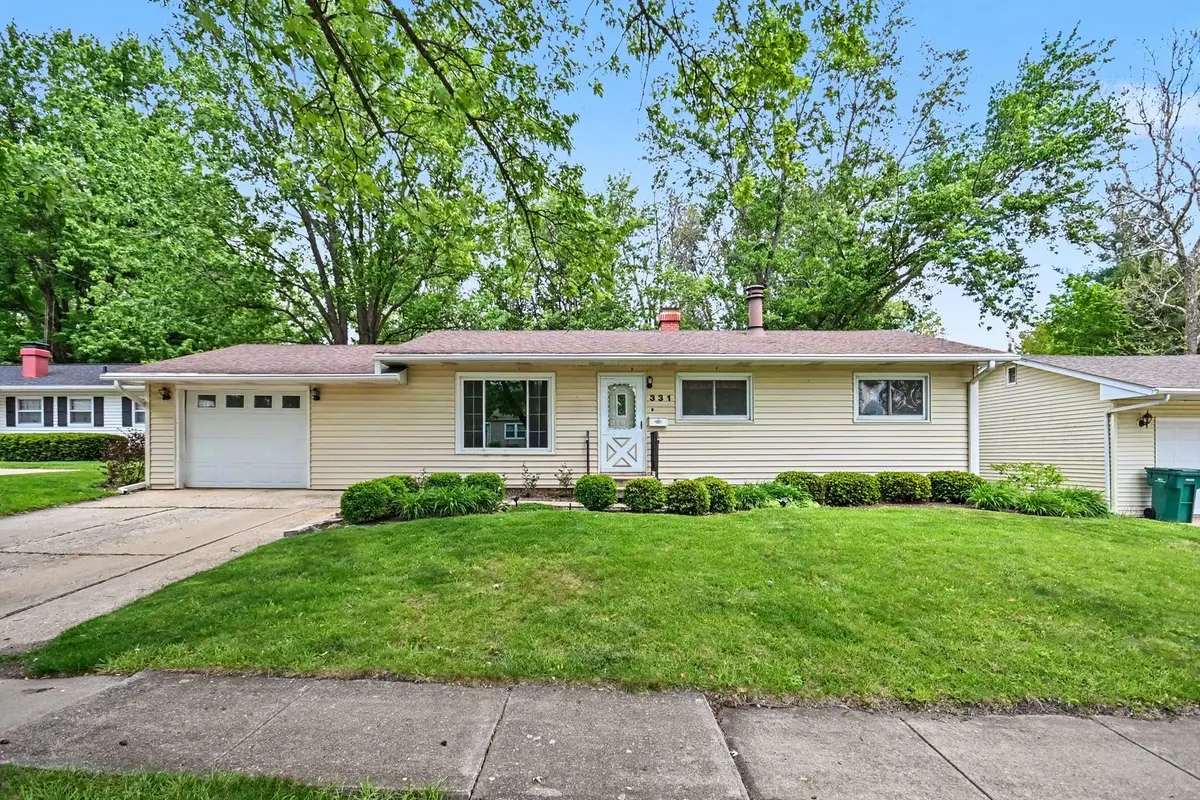 331 E Dresser RD, Dekalb, IL 60115