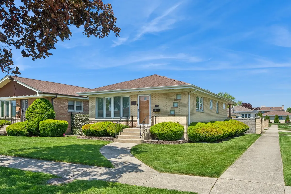 8600 W Ainslie ST, Norridge, IL 60706