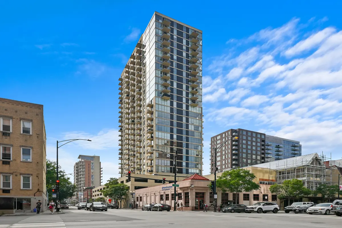 1212 N Lasalle DR #701, Chicago, IL 60610