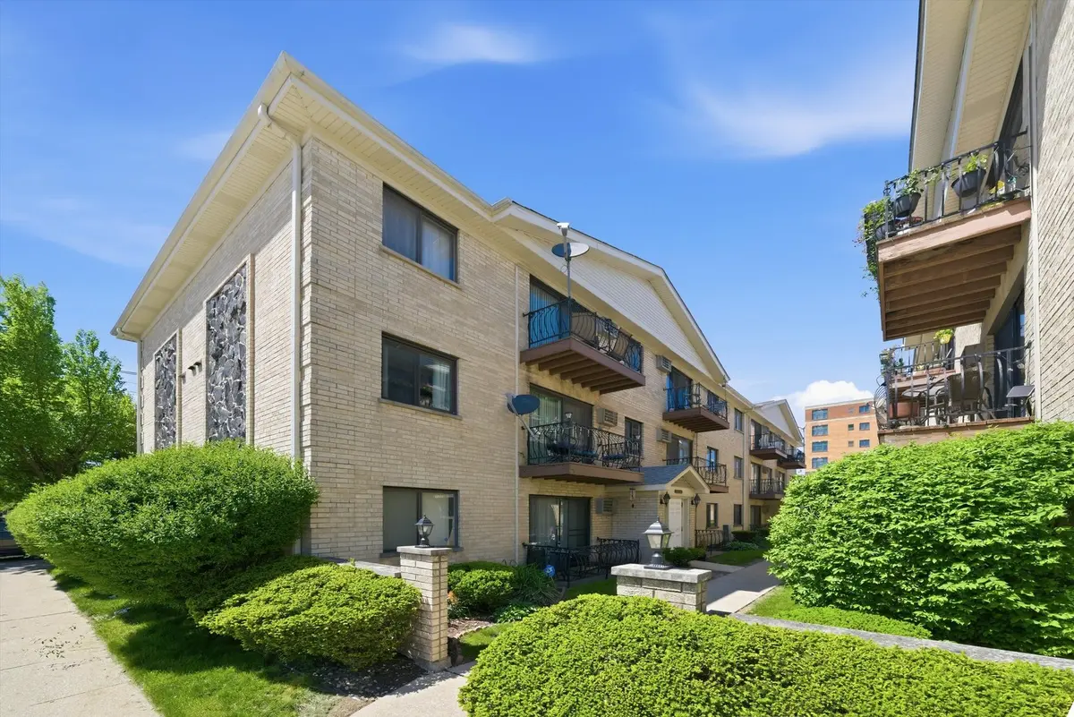 7204 W Cortland ST #205, Elmwood Park, IL 60707