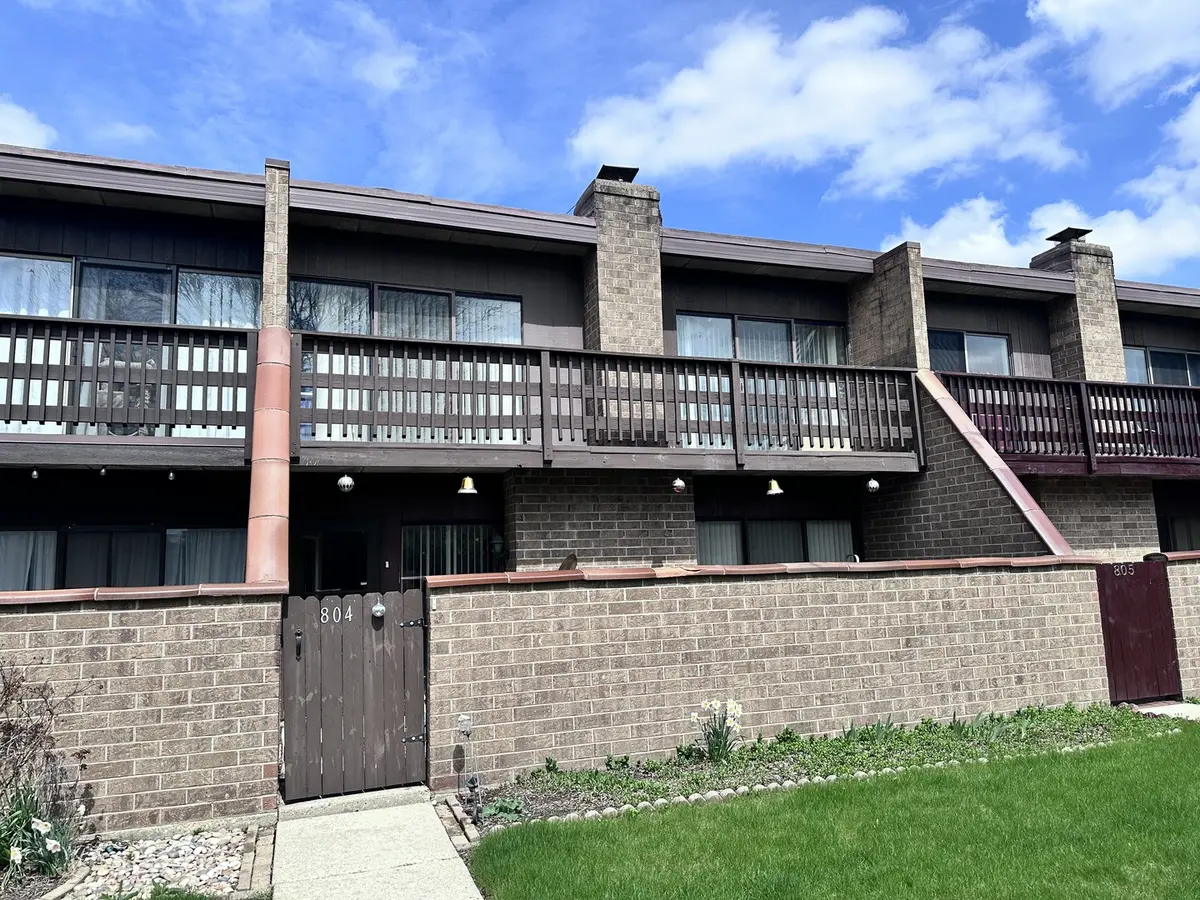 804 Kenneth CIR #804, Elgin, IL 60120