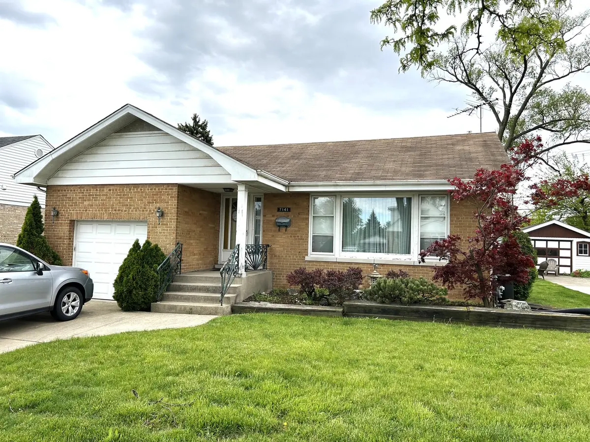 7141 W KEENEY ST, Niles, IL 60714