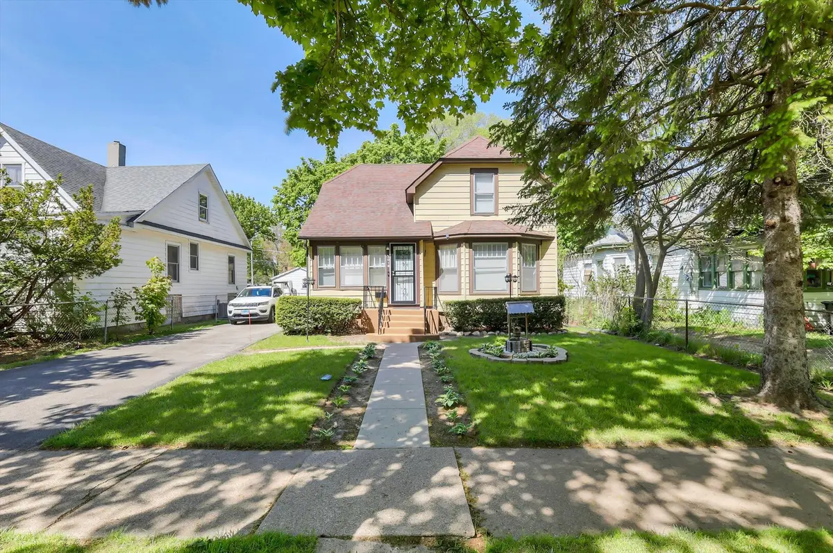 3018 Enoch AVE, Zion, IL 60099