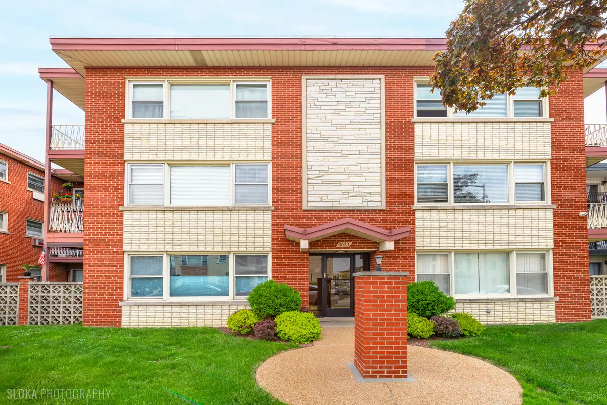 3023 N Paris AVE #206, River Grove, IL 60171