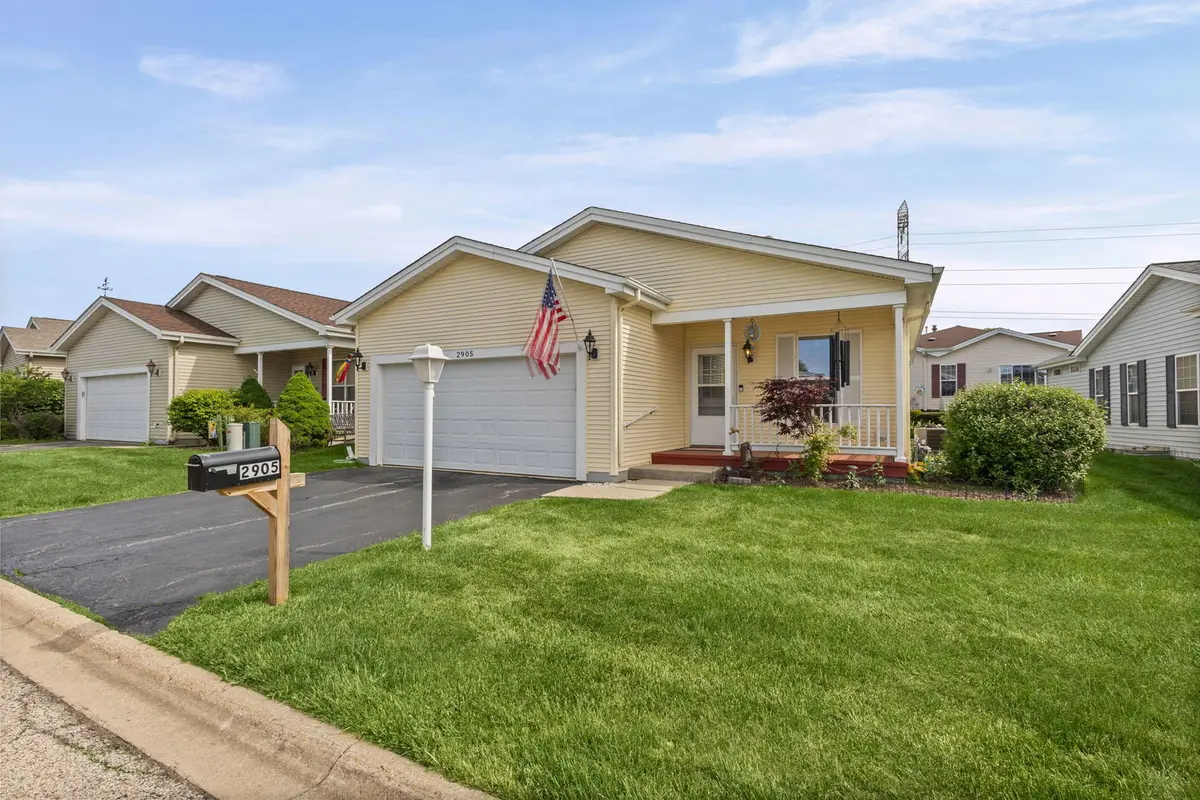 2905 Buckskin LN, Grayslake, IL 60030