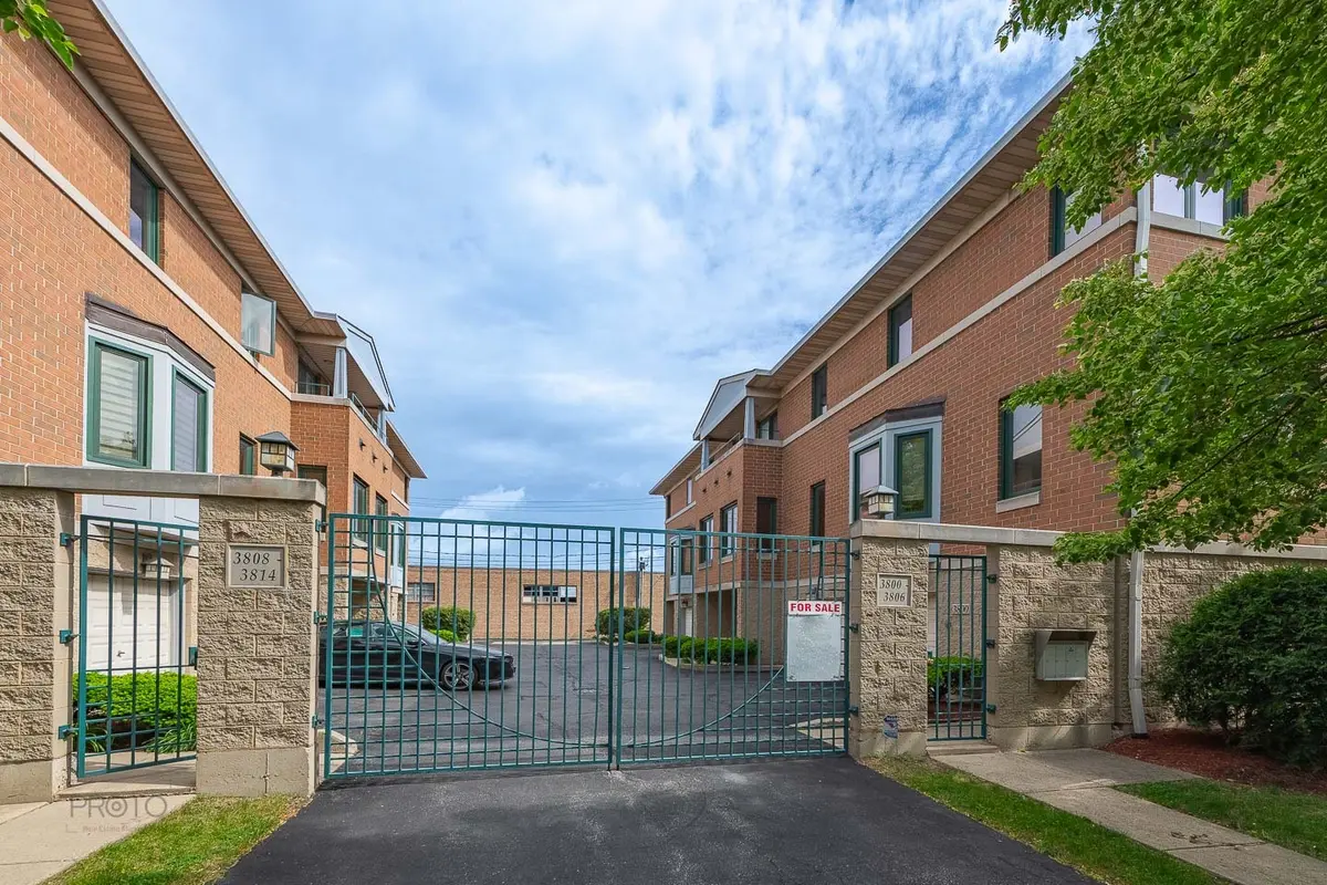 3804 W Devon AVE, Lincolnwood, IL 60712
