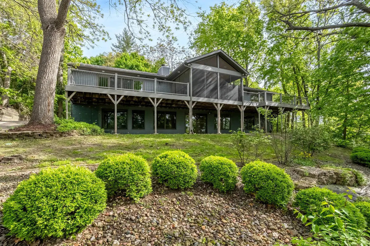 60 Custer TER, Bettendorf, IA 52722