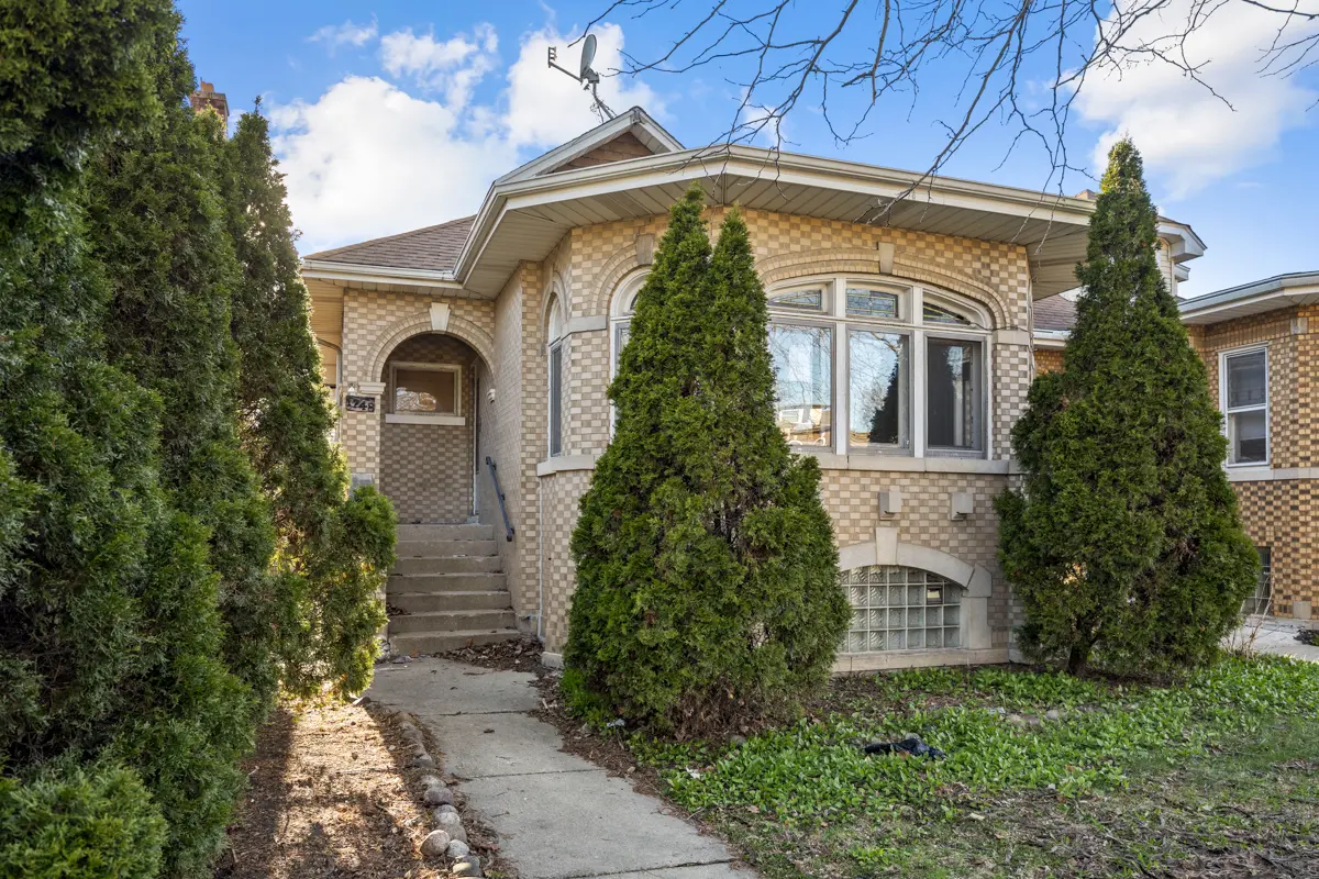 1748 N New England AVE, Chicago, IL 60707