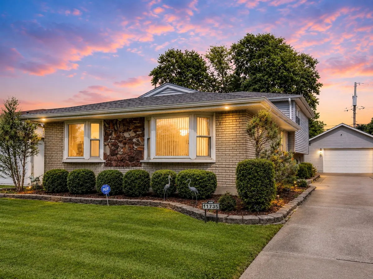 11735 S Leamington AVE, Alsip, IL 60803