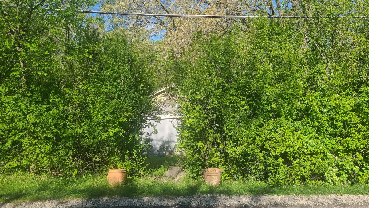 38950 N Hickory ST, Lake Villa, IL 60046
