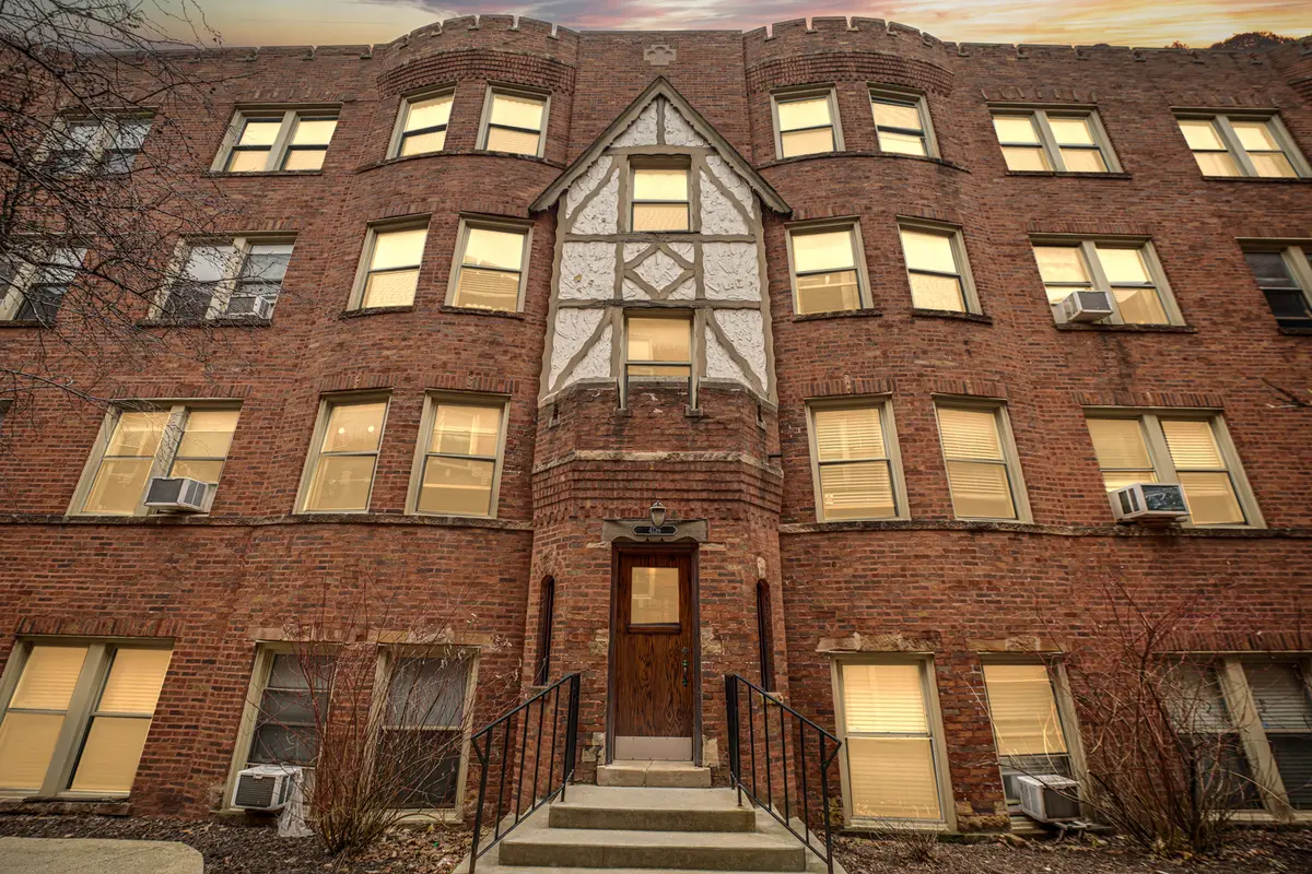 4126 N Kedvale AVE #202, Chicago, IL 60641