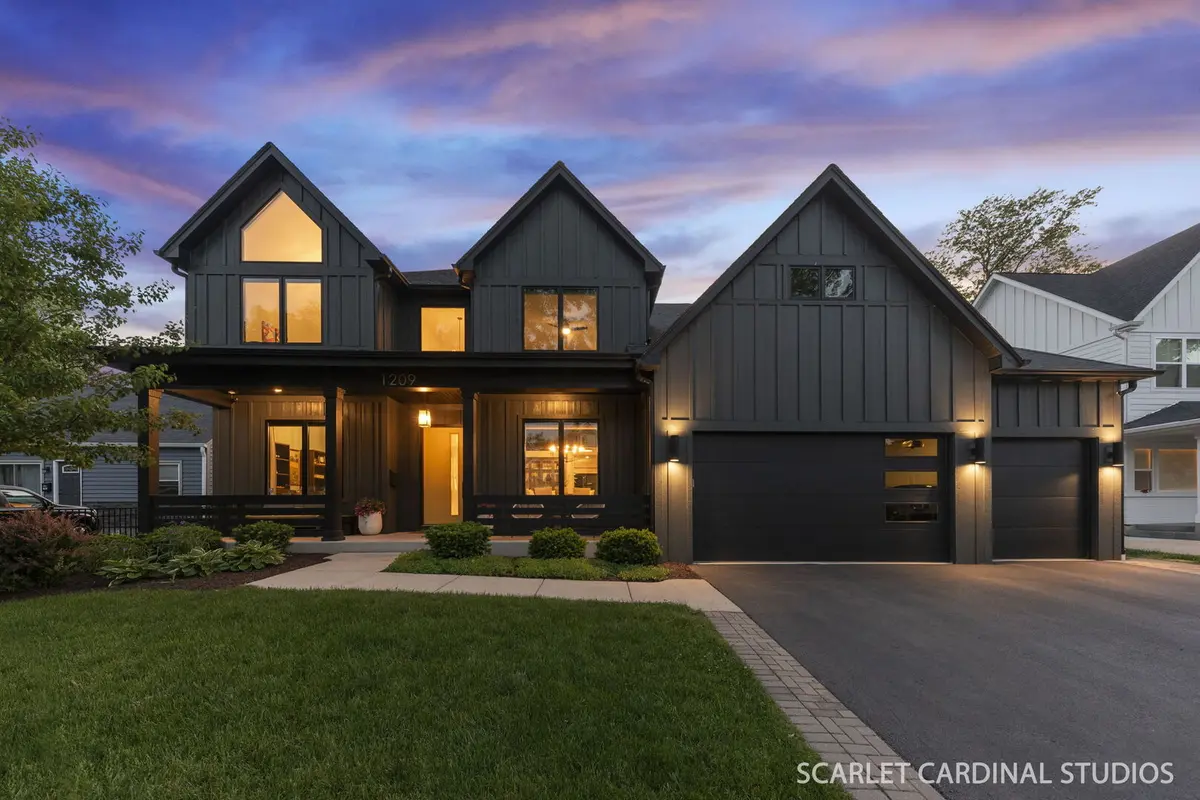 1209 N Eagle ST, Naperville, IL 60563