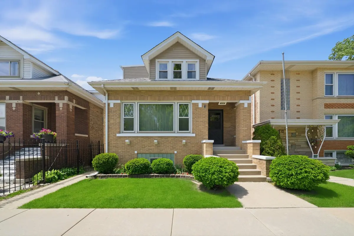 4904 S Karlov AVE, Chicago, IL 60632