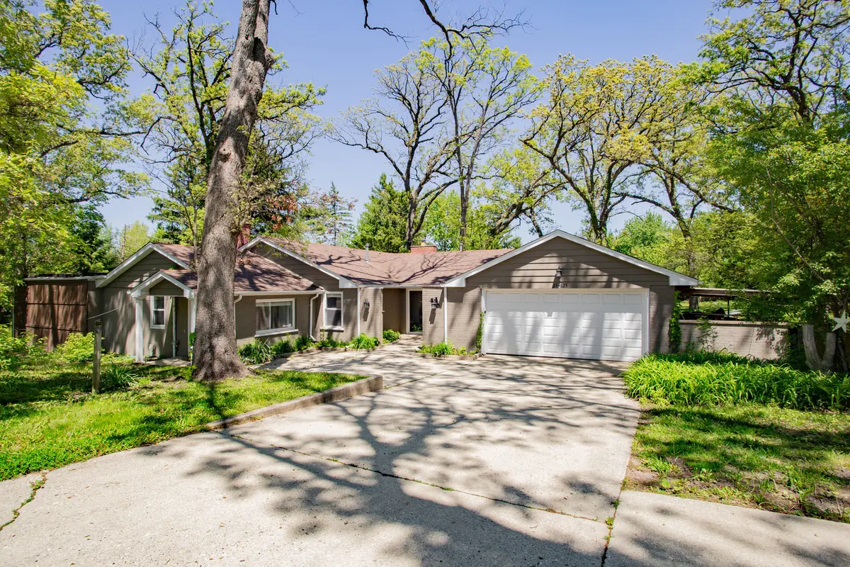29W625 Hawthorne LN, West Chicago, IL 60185