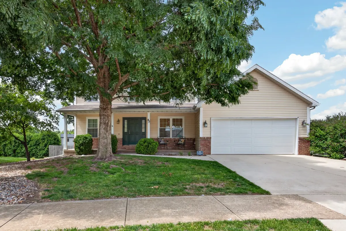 42 Ashling CT, Bloomington, IL 61704