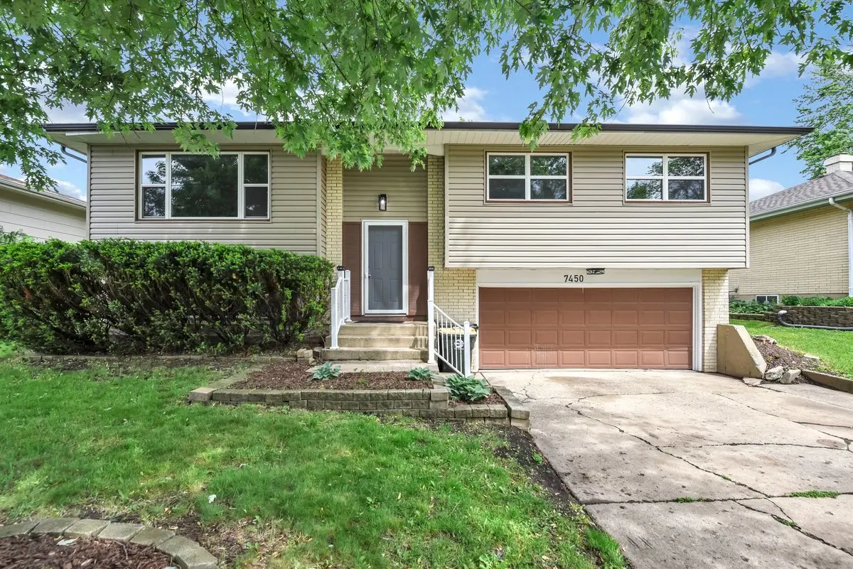 7450 Astor AVE, Hanover Park, IL 60133