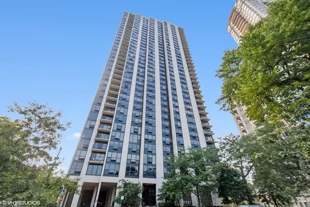 2500 N Lakeview AVE #903, Chicago, IL 60614