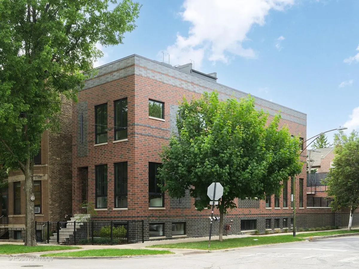 1900 W Cortland ST, Chicago, IL 60622