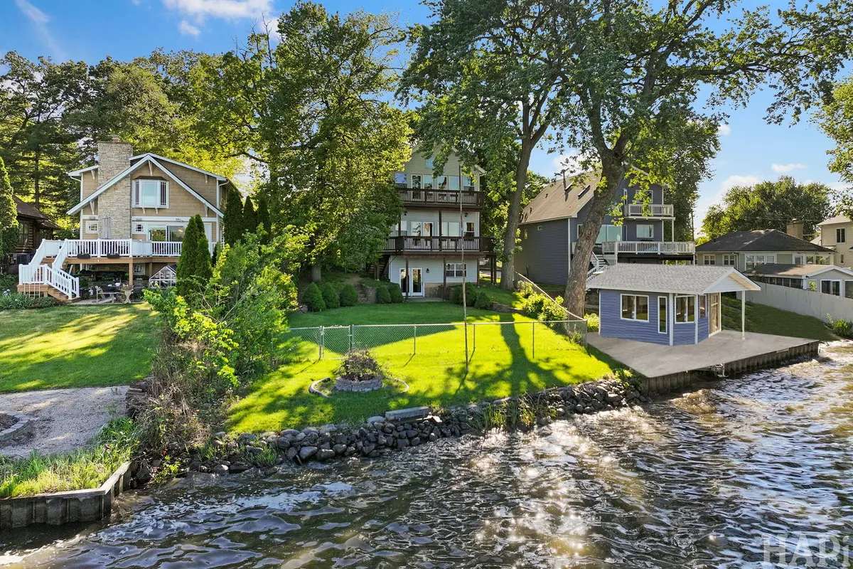 9 Lakeside LN, Fox Lake, IL 60020