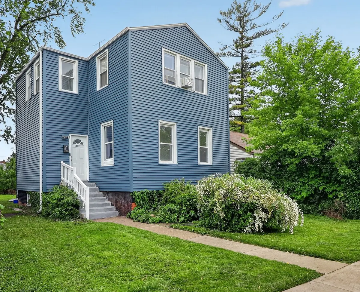 1112 Hartrey AVE, Evanston, IL 60202