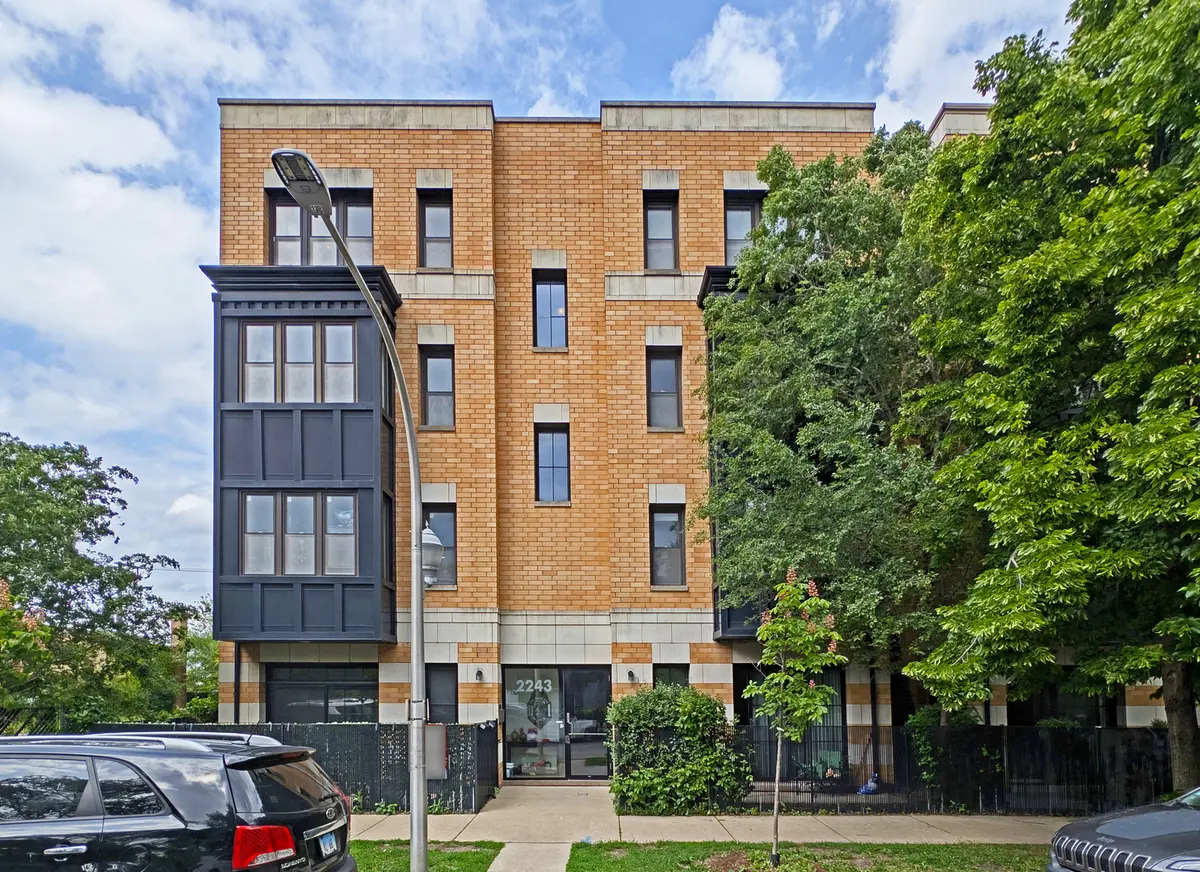 2243 N Lister AVE #402, Chicago, IL 60614