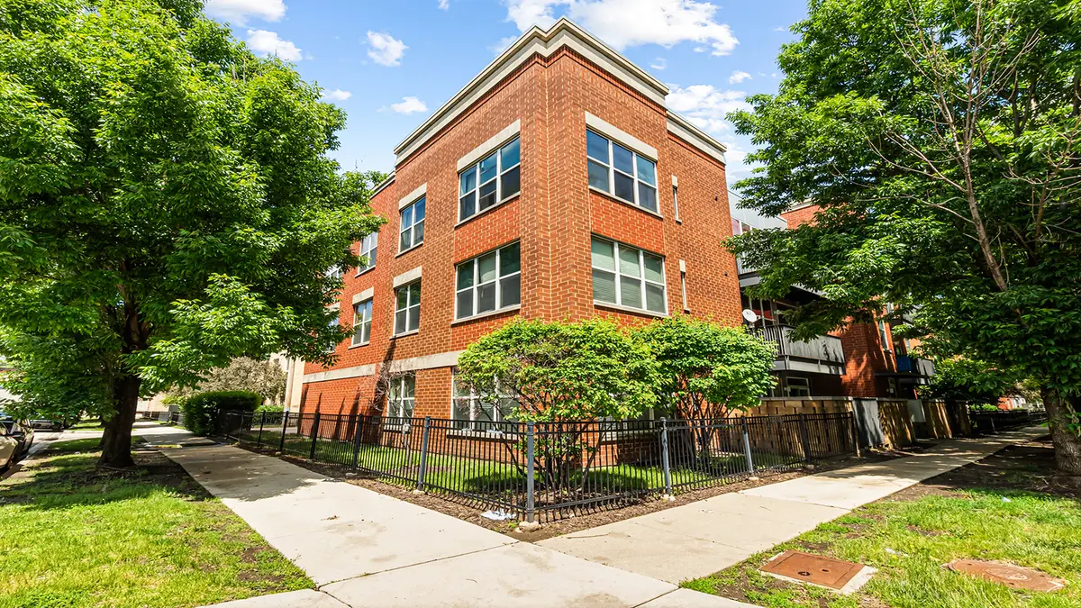 2220 W MAYPOLE AVE #202, Chicago, IL 60612