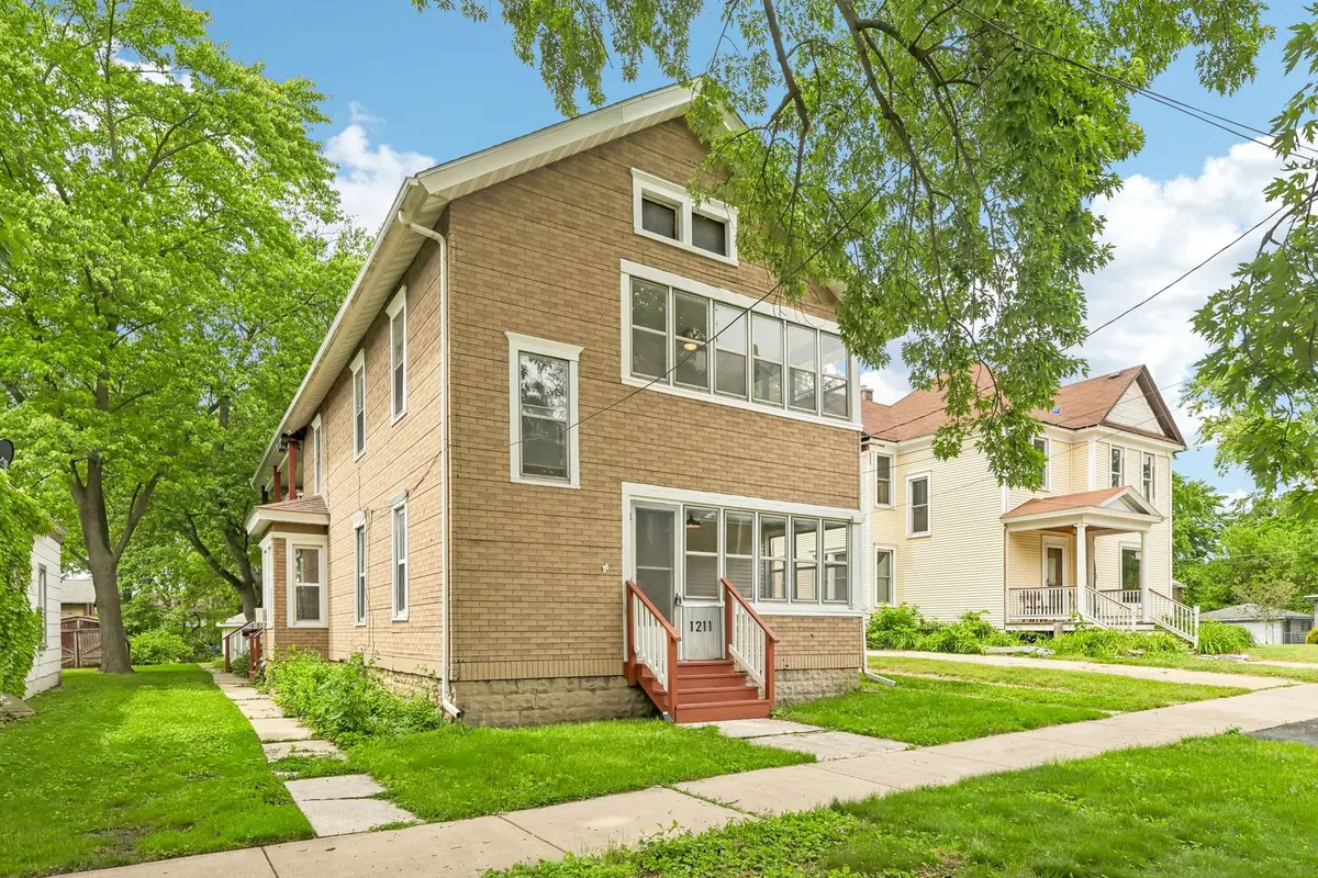 1211 S Jefferson ST, Lockport, IL 60441